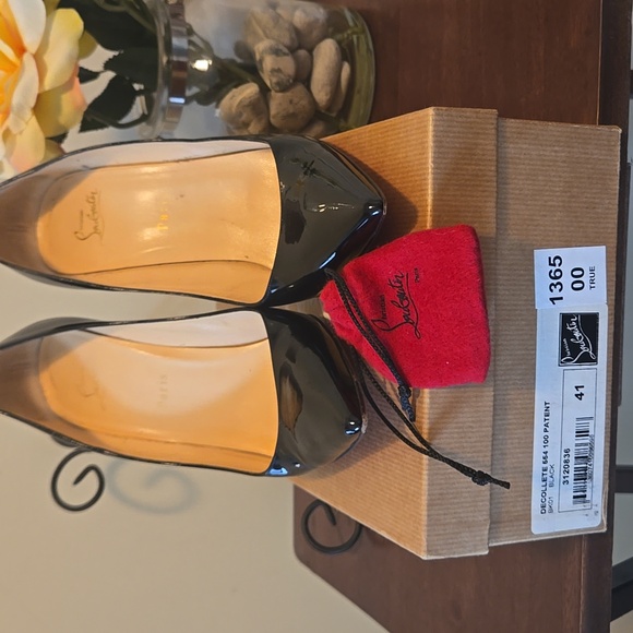 Christian Louboutin Decollete Black Patent Pumps - Picture 2 of 5